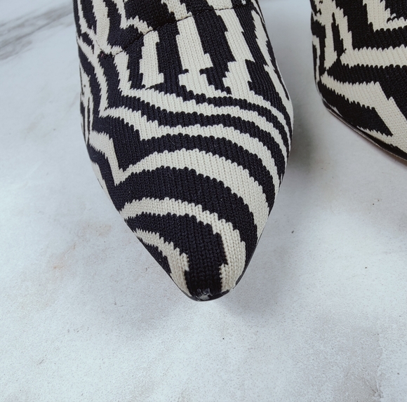 EUC MIA McKinley Pointed Toe Zebra Print Stiletto Sock Ankle Boots Booties, Sz 8 - Picture 6 of 11